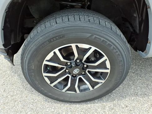 Certified 2021 Toyota Tacoma TRD Sport w/ TRD Premium Sport Package AWD/4WD image 11