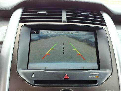 Used 2013 Ford Edge SEL FWD image 19