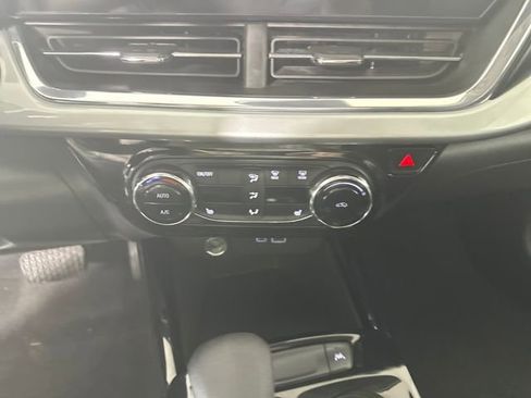 Used 2025 Chevrolet Trax LT w/ Driver Confidence Package image 23