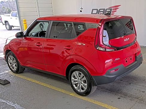 Used 2022 Kia Soul LX FWD image 3