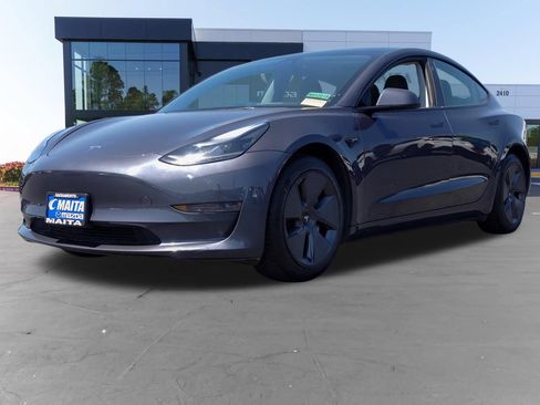 Used 2023 Tesla Model 3 Standard Range RWD image 7