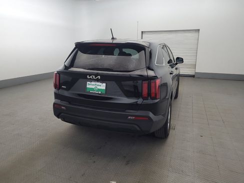 Used 2022 Kia Sorento LX AWD/4WD image 7