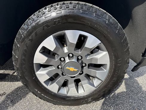 Used 2024 Chevrolet Silverado 2500 Custom w/ Custom Value Package AWD/4WD image 9