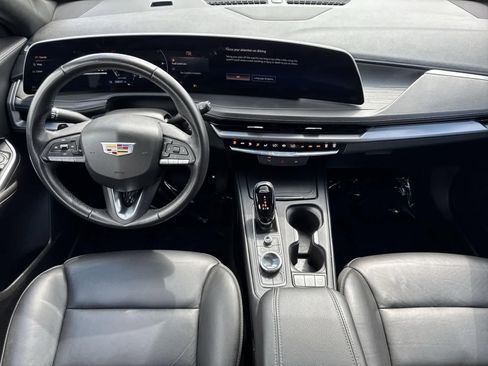 Used 2024 Cadillac XT4 Premium Luxury image 8