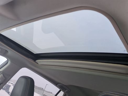 Used 2014 Toyota RAV4 Limited image 18