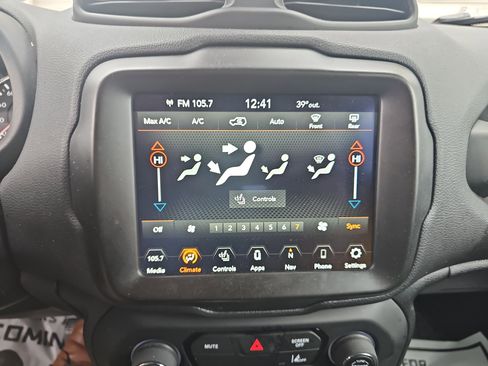 Used 2022 Jeep Renegade Latitude w/ Convenience Group image 25