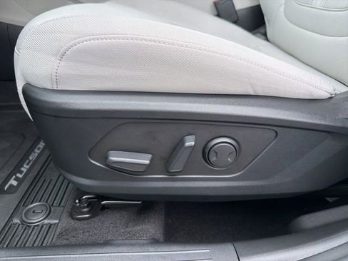 Certified 2025 Hyundai Tucson SEL FWD image 11