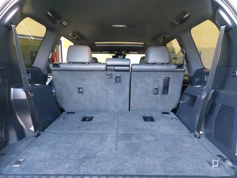 Used 2022 Lexus GX 460 Premium image 12