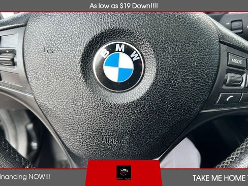 Used 2017 BMW 320i xDrive Sedan AWD/4WD image 18