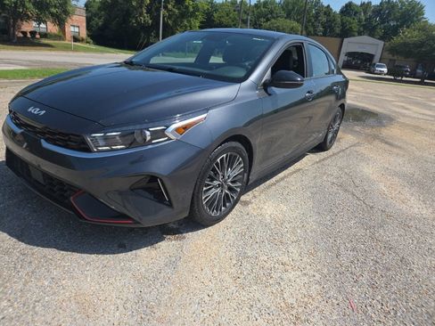 Used 2024 Kia Forte GT-Line w/ GT-Line Premium Package FWD image 3