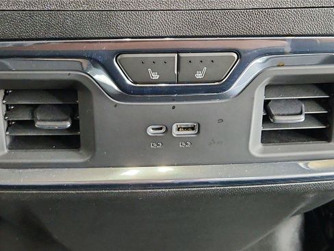 Used 2023 GMC Sierra 1500 Denali Ultimate AWD/4WD image 17