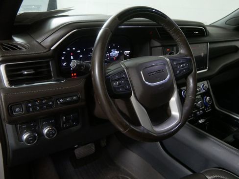 Used 2023 GMC Yukon XL Denali w/ Denali Reserve Package AWD/4WD image 13