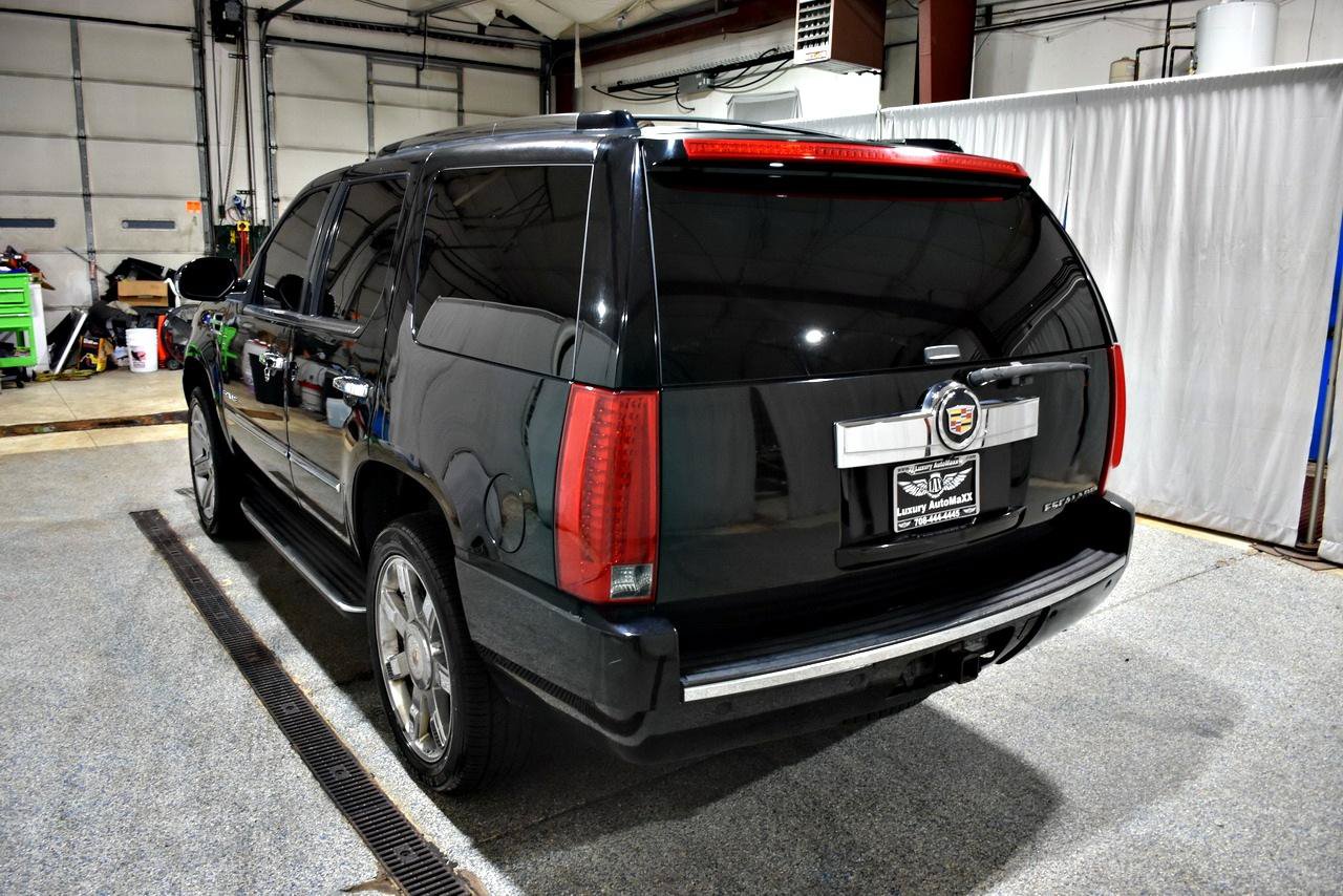 Used 2014 Cadillac Escalade Luxury RWD image 4