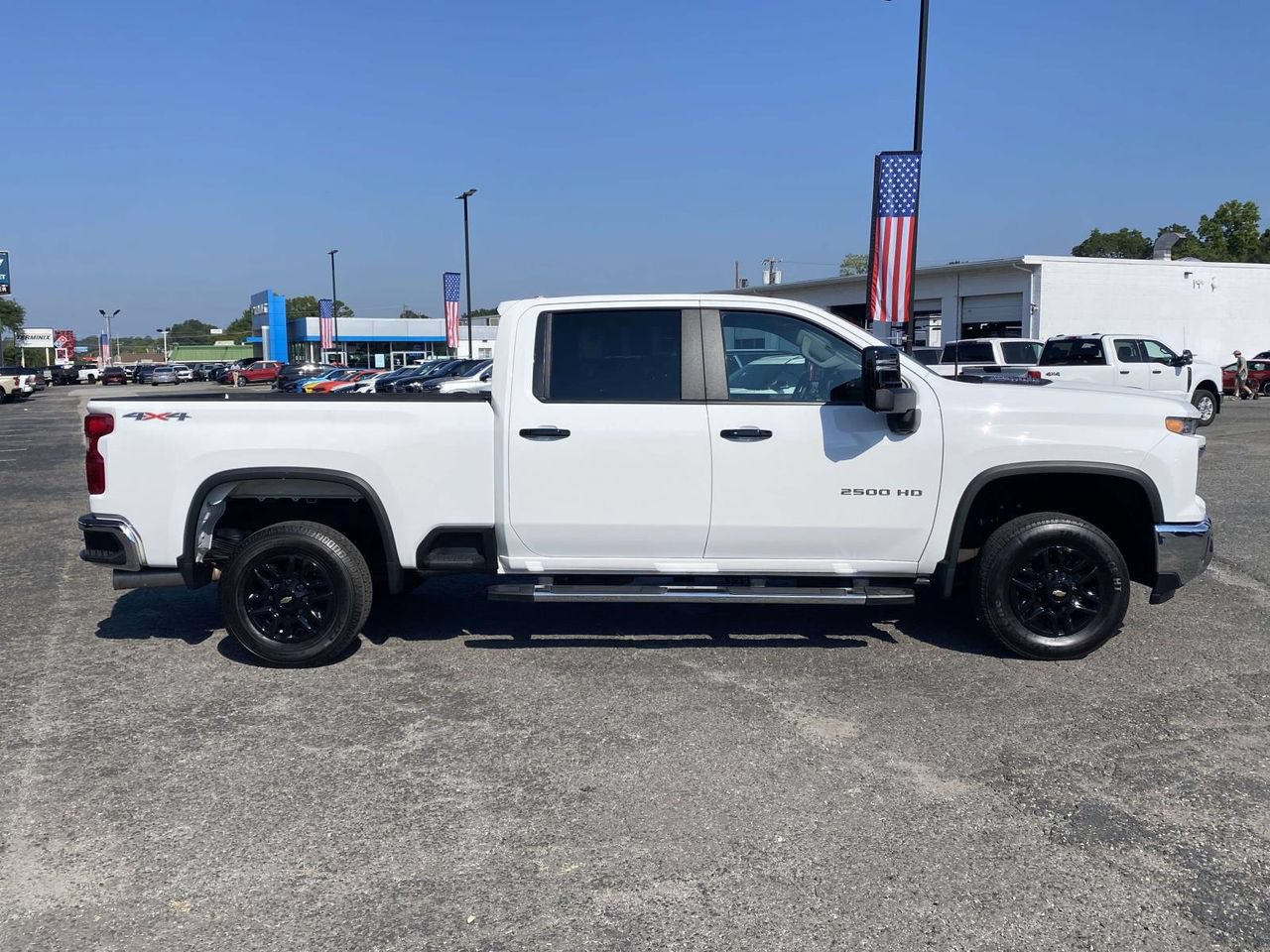 Used 2025 Chevrolet Silverado 2500 LT w/ Convenience Package AWD/4WD image 9