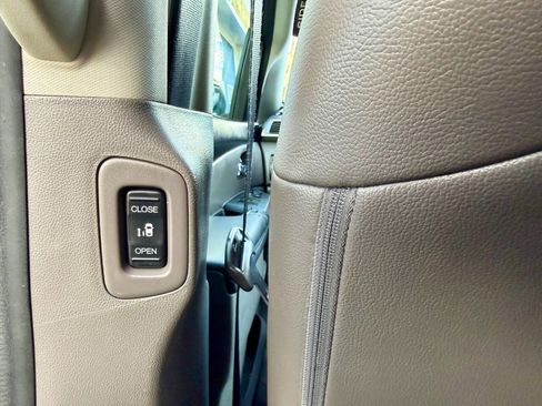 Used 2017 Honda Odyssey EX-L image 43