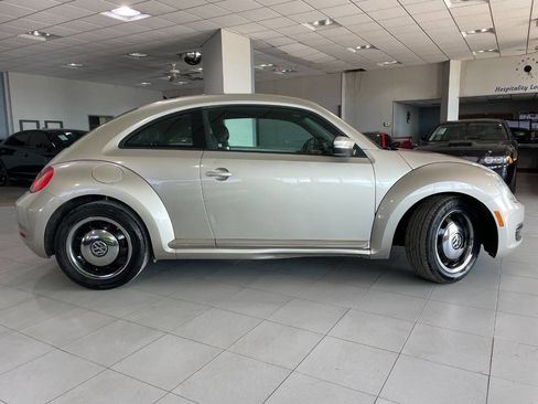 Used 2012 Volkswagen Beetle 2.5 image 8