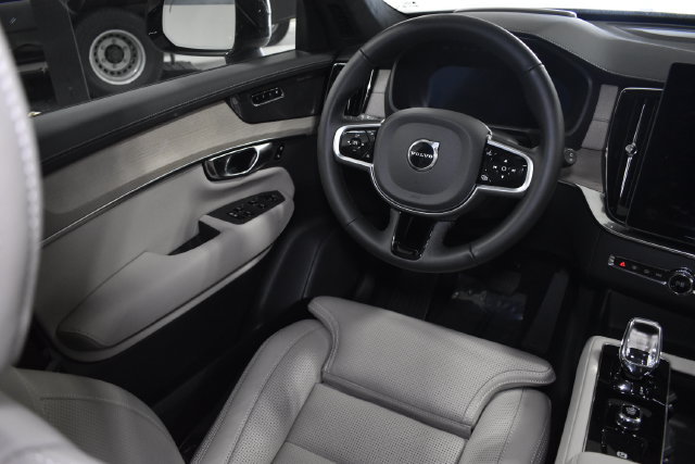 Used 2026 Volvo XC90 B6 Ultra w/ Lounge Package AWD/4WD image 28