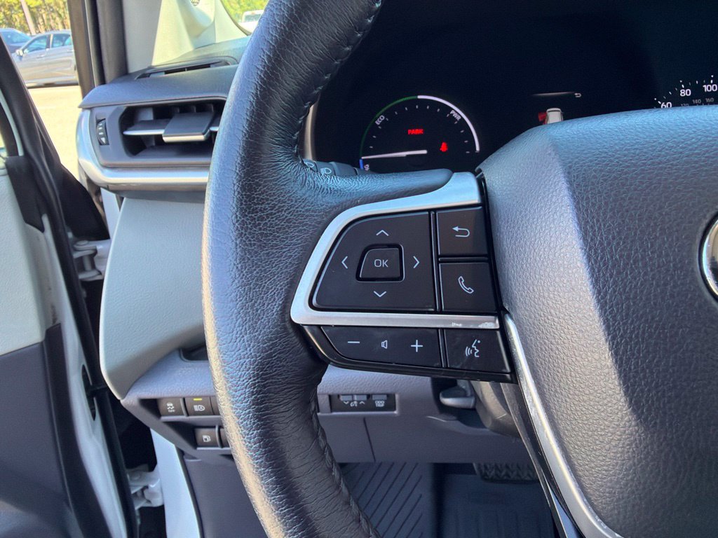 Used 2022 Toyota Sienna XLE w/ XLE Plus Package FWD image 16