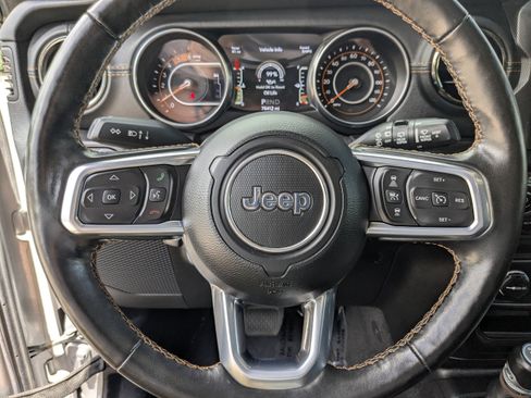 Used 2021 Jeep Wrangler Unlimited Sahara AWD/4WD image 34