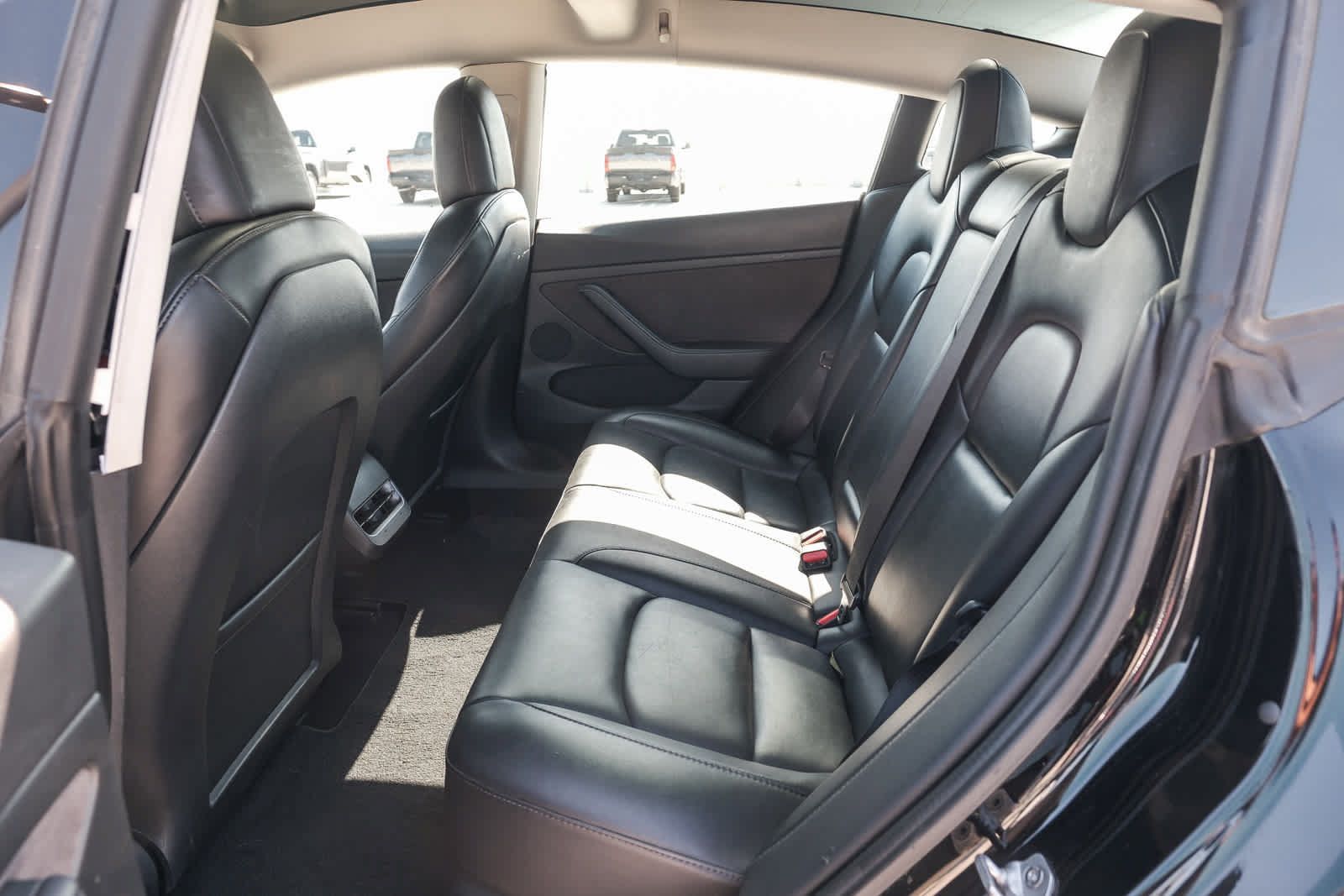 Used 2022 Tesla Model 3 Standard Range RWD image 17