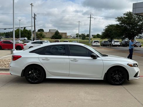 Used 2023 Honda Civic Sport image 6