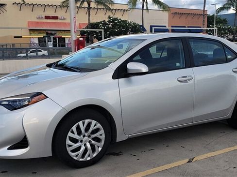 Used 2018 Toyota Corolla LE FWD image 1