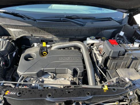 Used 2025 Chevrolet Equinox LT image 32