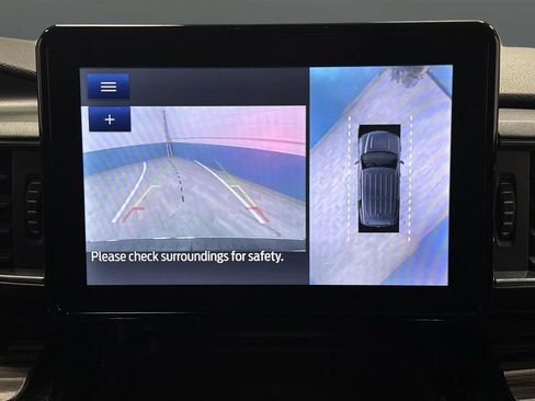 Used 2023 Ford Explorer Limited image 11