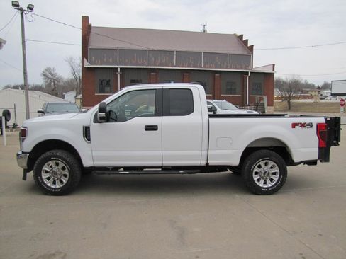 Used 2020 Ford F250 XLT w/ XLT Value Package image 2