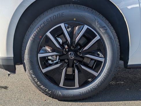 New 2026 Toyota bZ XLE Plus image 7