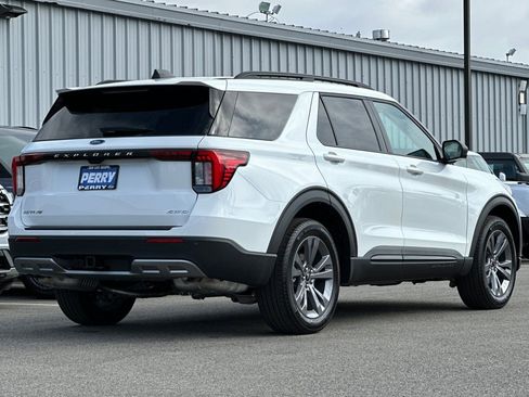 New 2026 Ford Explorer Active w/ Active Comfort Package image 3