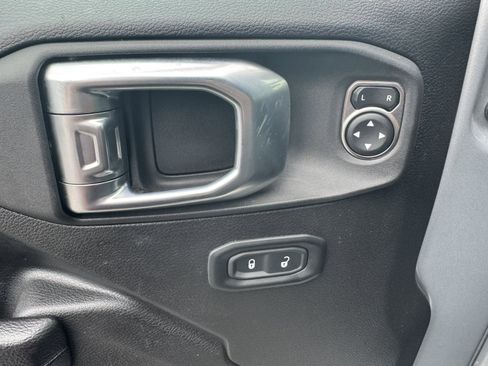 Used 2024 Jeep Wrangler Unlimited Sport AWD/4WD image 12