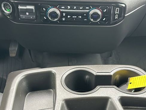 Used 2023 Chevrolet Silverado 1500 LT image 20
