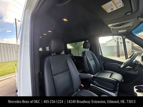 Used 2025 Mercedes-Benz Sprinter 2500 image 12