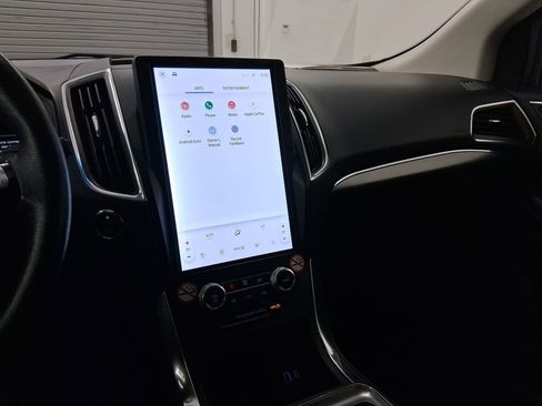 Used 2024 Ford Edge Titanium image 22