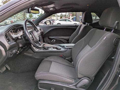 Used 2022 Dodge Challenger SXT image 15
