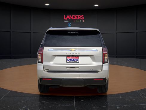 Used 2023 Chevrolet Tahoe LT w/ Luxury Package AWD/4WD image 3