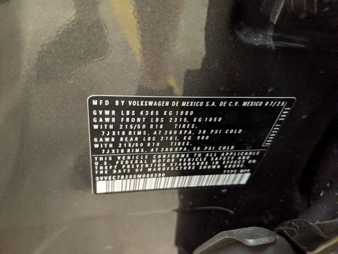 New 2025 Volkswagen Taos SE image 30