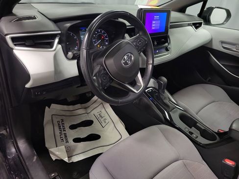 Used 2023 Toyota Corolla SE w/ SE Premium Package image 13