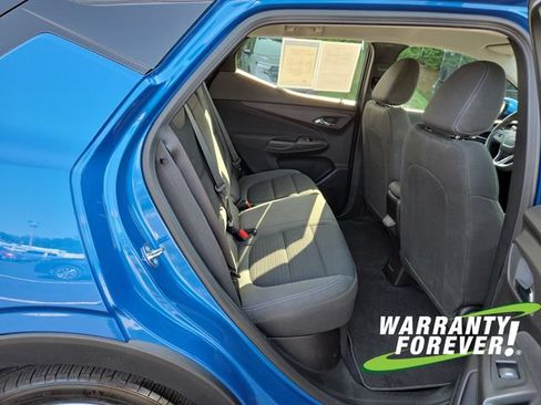 Used 2023 Chevrolet Bolt EUV LT FWD image 16