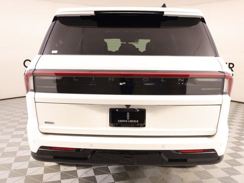 New 2026 Lincoln Navigator Black Label AWD/4WD image 24