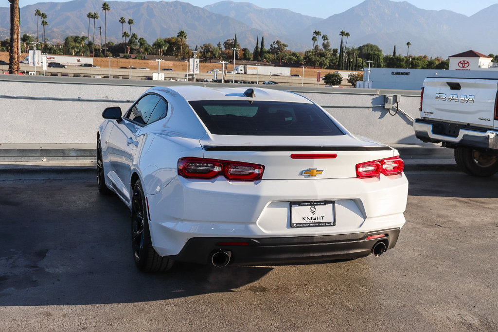 Used 2024 Chevrolet Camaro LT RWD image 7