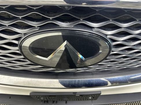 Used 2021 INFINITI QX50 Essential image 9