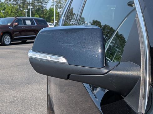 Used 2023 Chevrolet Traverse LT AWD/4WD image 12