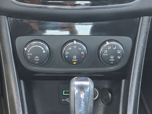 Used 2012 Chrysler 200 Touring w/ Sun/Sound Group FWD image 13