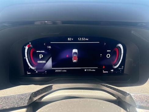 Used 2024 Nissan Pathfinder Platinum w/ Black Appearance Package image 19