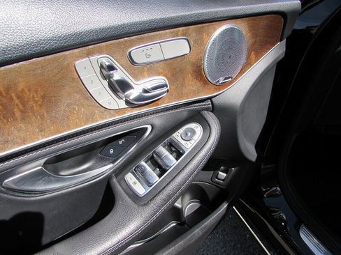 Used 2015 Mercedes-Benz C 300 4MATIC Sedan image 6
