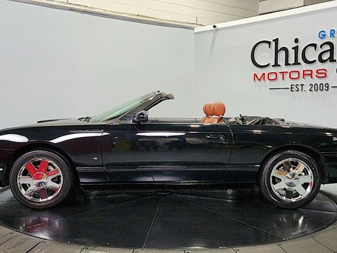Used 2003 Ford Thunderbird Deluxe image 4