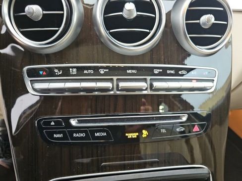 Used 2019 Mercedes-Benz GLC 300 image 14