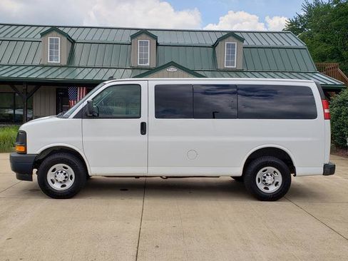 Used 2017 Chevrolet Express 2500 LS RWD image 2